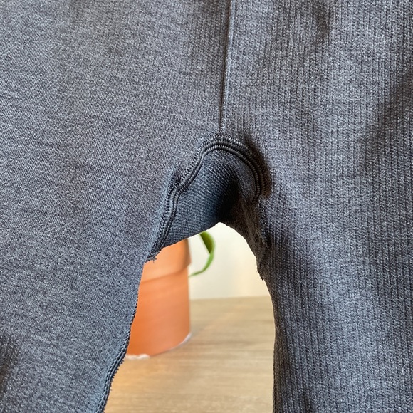 Lululemon Rib Knit Sport Compression Capri, 4 - Picture 4 of 8